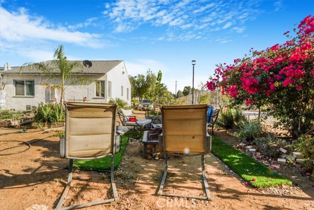 27068 Jarvis Street, Perris CA: https://media.crmls.org/medias/373e82f2-9761-4067-aa86-bfe4a5719d6f.jpg