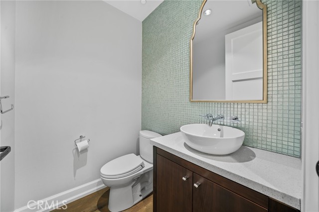 823 S Bundy Drive, Los Angeles CA: https://media.crmls.org/medias/373ea98c-6632-45f0-a24d-26e4611d3b6b.jpg