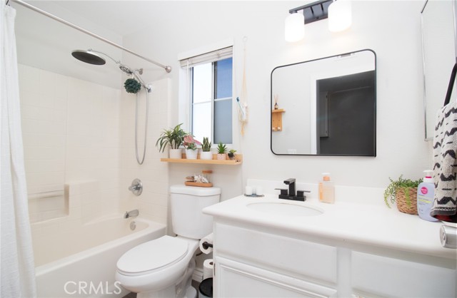 Detail Gallery Image 17 of 24 For 922 Pala Mesa, Corona,  CA 92879 - 3 Beds | 2/1 Baths