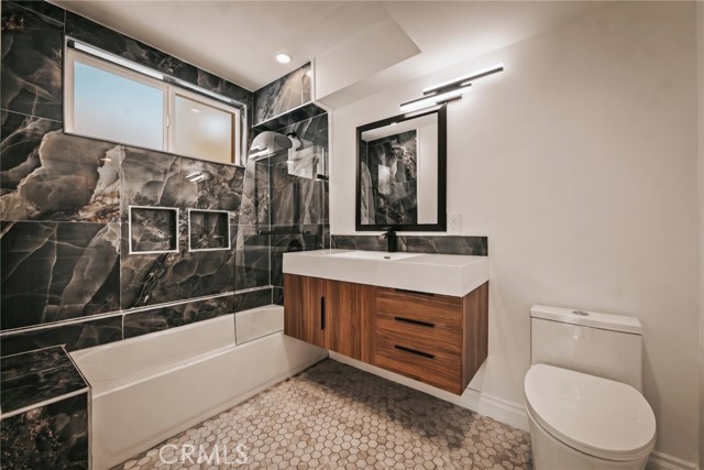 21001 Gault Street photo 16