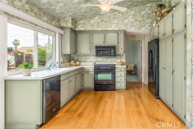 Detail Gallery Image 13 of 29 For 2605 La Praix St, Highland,  CA 92346 - 4 Beds | 2 Baths