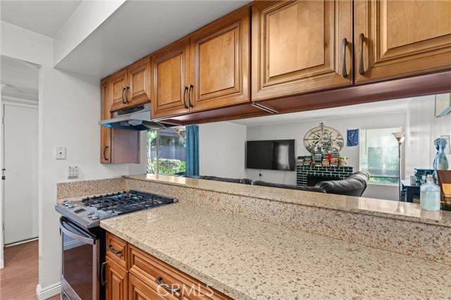 Detail Gallery Image 12 of 21 For 1300 Cabrillo Park Dr #B,  Santa Ana,  CA 92701 - 1 Beds | 1 Baths