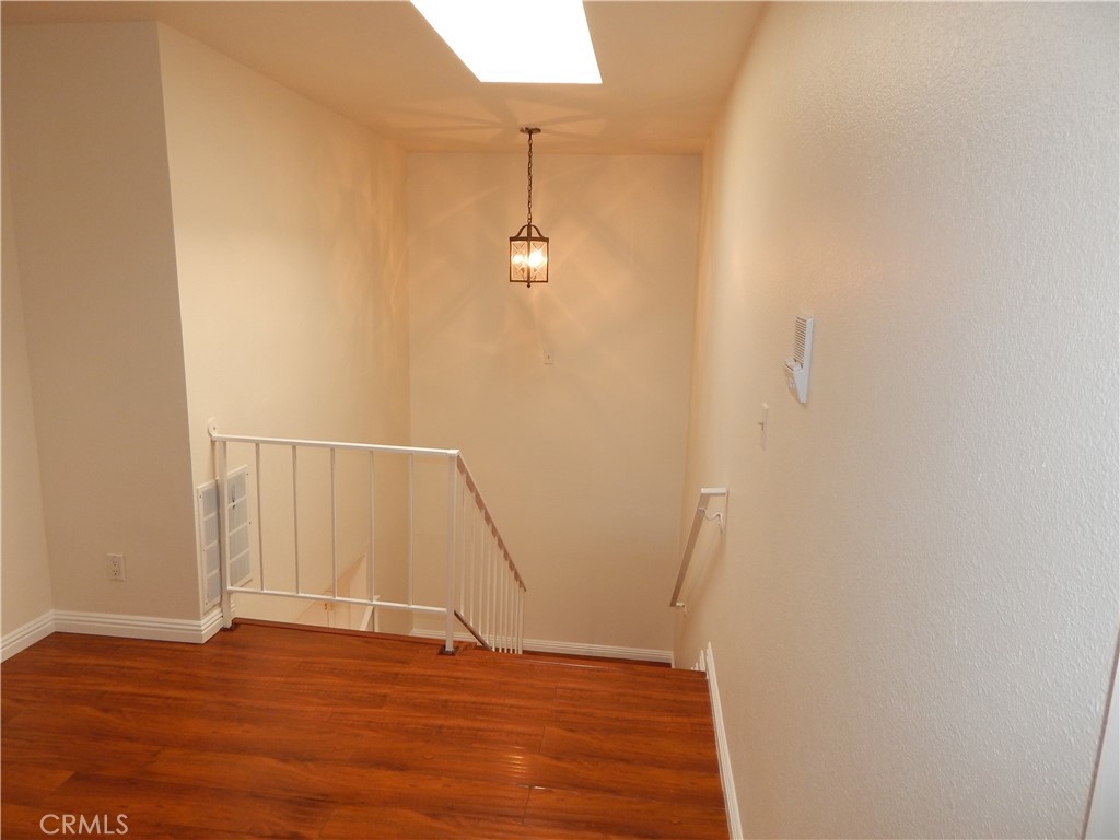 https://media.crmls.org/medias/3742ade6-7dda-4e9a-bb1a-28fb5d5824df.jpg?preset=X-Large