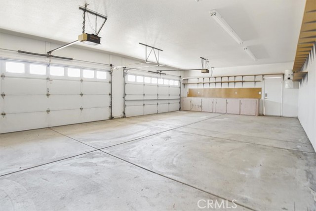 6940 Oak Vista Lane, Oak Hills CA: https://media.crmls.org/medias/3742be84-99e6-40a8-a170-3896c4dd9d3b.jpg
