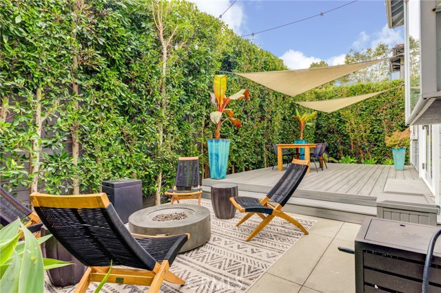 Detail Gallery Image 12 of 42 For 1924 Ruhland Ave #B,  Redondo Beach,  CA 90278 - 3 Beds | 2/1 Baths