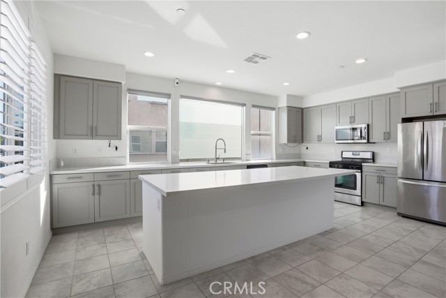 Detail Gallery Image 18 of 34 For 811 N Dalton Ave #105,  Azusa,  CA 91702 - 4 Beds | 3/1 Baths