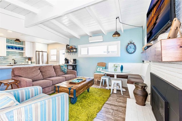 Detail Gallery Image 7 of 22 For 311 36th Street a,  Newport Beach,  CA 92663 - 2 Beds | 2 Baths