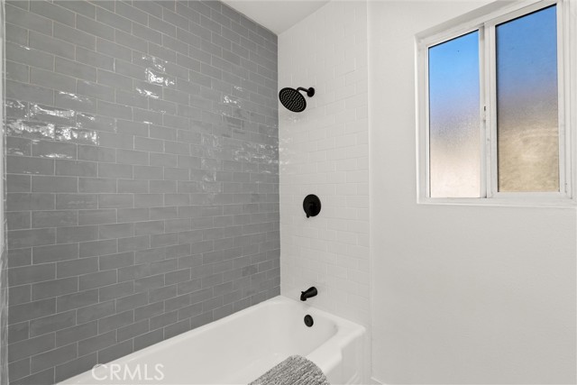 Detail Gallery Image 17 of 28 For 11619 Ardath Ave, Hawthorne,  CA 90250 - 3 Beds | 2 Baths