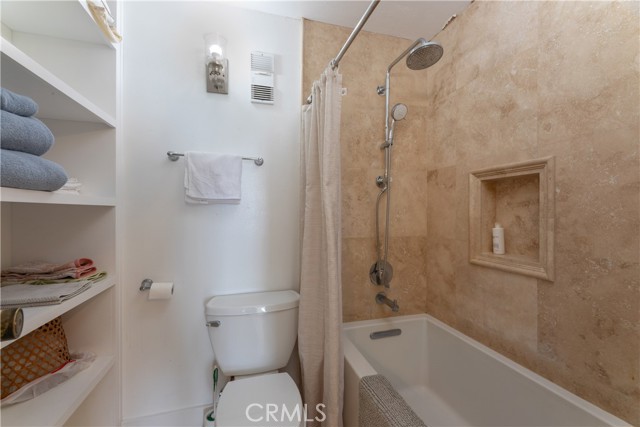 1750 E Ocean Boulevard, Long Beach CA: https://media.crmls.org/medias/3746215b-08be-4a8d-b399-16fc205da4e9.jpg