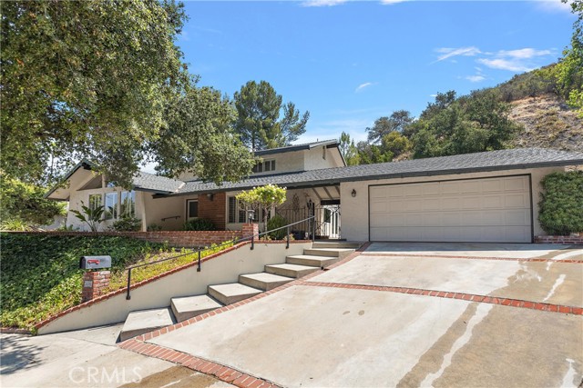 Detail Gallery Image 2 of 30 For 3616 Mesa Lila Ln, Glendale,  CA 91208 - 5 Beds | 3/1 Baths