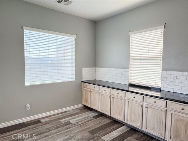 Detail Gallery Image 27 of 56 For 15527 Avanti Dr, Bakersfield,  CA 93314 - 4 Beds | 3/1 Baths