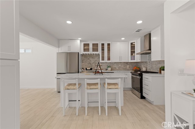 Detail Gallery Image 12 of 63 For 13281 Mono Pl, Westminster,  CA 92683 - 4 Beds | 4 Baths