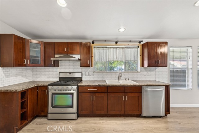 Detail Gallery Image 7 of 43 For 1067 Stevenson a & B,  Colton,  CA 92324 - 6 Beds | 4 Baths