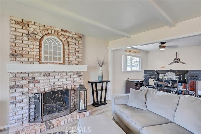 1986 14th Street, Olivehurst CA: https://media.crmls.org/medias/3748335b-2977-42c3-8f64-834c5ea1e8cb.jpg