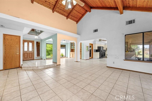6710 Golden State Boulevard, Madera CA: https://media.crmls.org/medias/3748df61-f179-4b80-829b-77a38223e014.jpg