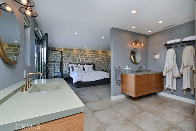 Detail Gallery Image 24 of 41 For 6100 Maury Ave, Woodland Hills,  CA 91367 - 4 Beds | 2/1 Baths