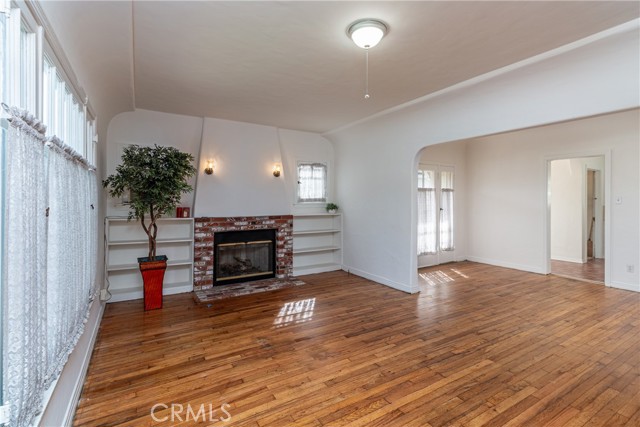 Detail Gallery Image 4 of 35 For 427 S Orchard, Burbank,  CA 91506 - 2 Beds | 1/1 Baths