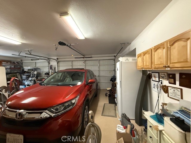 https://media.crmls.org/medias/3749951d-35e4-4bb0-92da-8bd97981e3d1.jpg?preset=X-Large