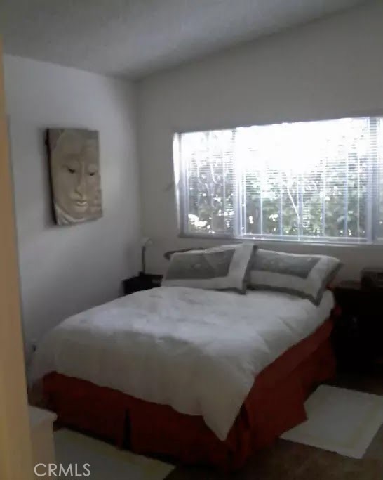 Detail Gallery Image 3 of 4 For 6524 Petit Ave, Van Nuys,  CA 91406 - 4 Beds | 2 Baths