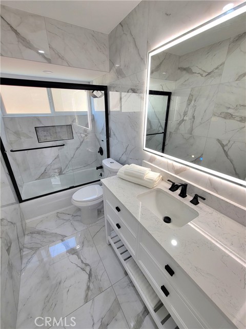 Detail Gallery Image 14 of 23 For 17148 Escalon, Encino,  CA 91436 - 4 Beds | 2/1 Baths