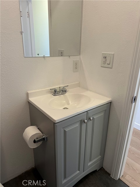 Detail Gallery Image 24 of 38 For 956 E 43rd, Los Angeles,  CA 90011 - 2 Beds | 1 Baths