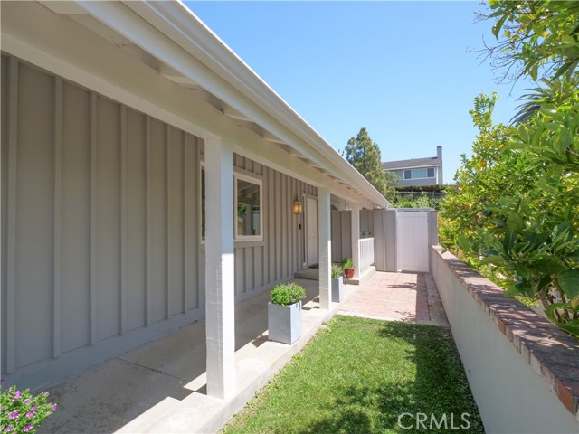 6704 El Rodeo Road, Rancho Palos Verdes, California 90275, 4 Bedrooms Bedrooms, ,2 BathroomsBathrooms,Residential,Sold,El Rodeo,PV22116748