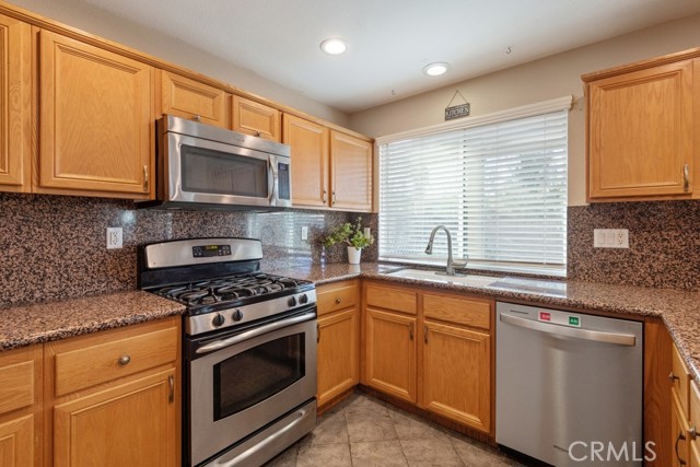 Detail Gallery Image 9 of 43 For 40709 Cartier St, Murrieta,  CA 92563 - 4 Beds | 2/1 Baths