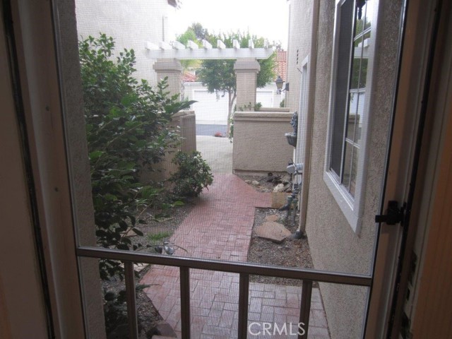 Detail Gallery Image 9 of 26 For 625 Ivywood Ln #C,  Simi Valley,  CA 93065 - 3 Beds | 2/1 Baths
