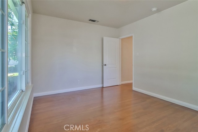 Detail Gallery Image 16 of 41 For 3411 W Chandler Bld, Burbank,  CA 91505 - 3 Beds | 1/1 Baths