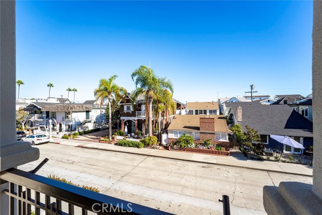 Detail Gallery Image 37 of 42 For 119 Opal Ave, Newport Beach,  CA 92662 - 3 Beds | 2/1 Baths