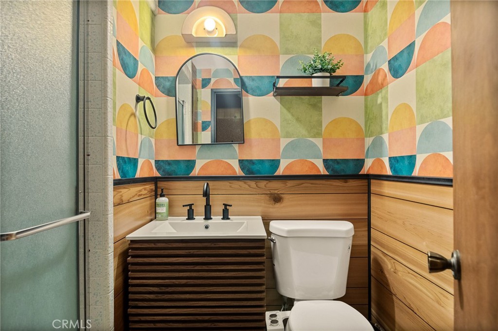 https://media.crmls.org/medias/374d6798-6d22-4869-a06e-b6d29a76ec47.jpg?preset=X-Large