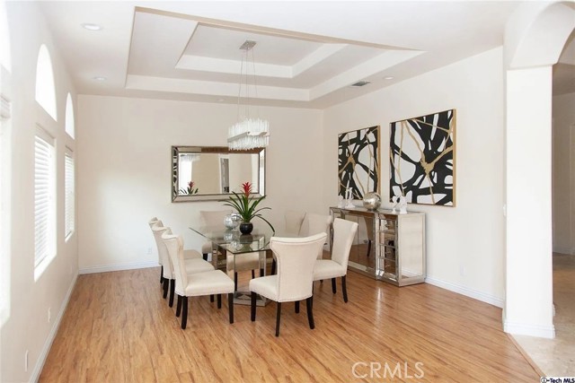 Detail Gallery Image 13 of 35 For 10062 Valley Circle Bld, Chatsworth,  CA 91311 - 7 Beds | 5 Baths