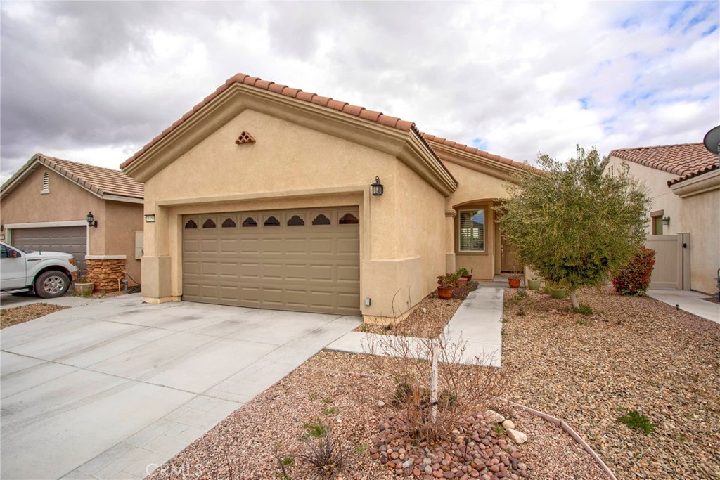 10459 Darby Road, Apple Valley, CA 92308