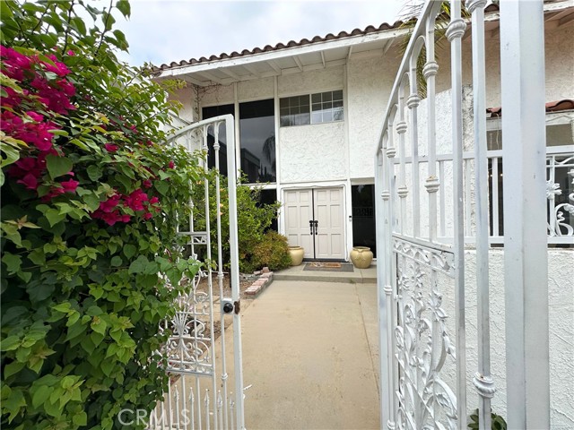 19451 Blackhawk Street, Porter Ranch CA: https://media.crmls.org/medias/374e2a11-5e61-479b-abec-96cf7228eebe.jpg