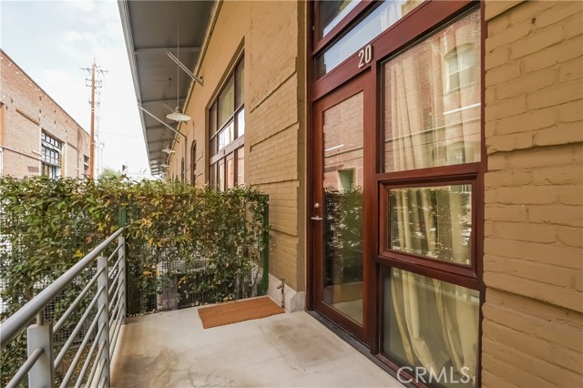 Detail Gallery Image 4 of 31 For 940 E 2nd St #20,  Los Angeles,  CA 90012 - 2 Beds | 2/1 Baths