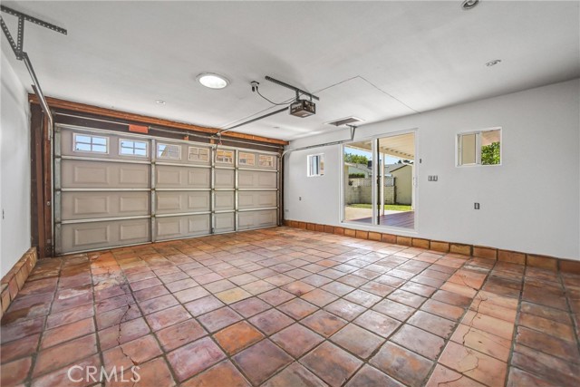 Detail Gallery Image 10 of 15 For 6225 Langdon, Van Nuys,  CA 91411 - 3 Beds | 2 Baths