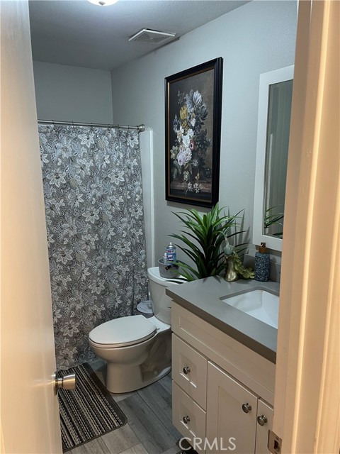 Detail Gallery Image 3 of 9 For 1515 Border Ave #G,  Corona,  CA 92882 - 1 Beds | 1 Baths