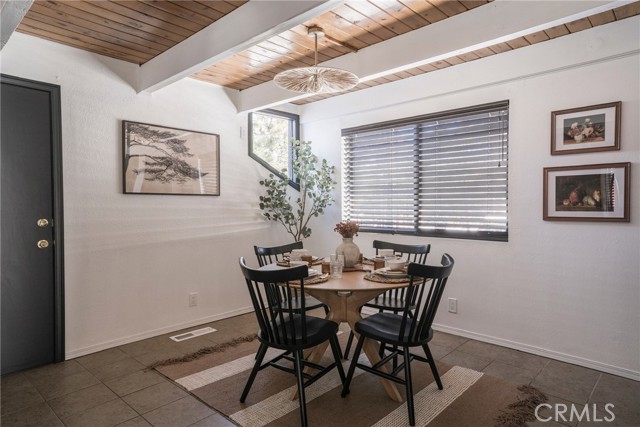 Detail Gallery Image 8 of 35 For 745 Irving Way, Big Bear City,  CA 92314 - 3 Beds | 2 Baths