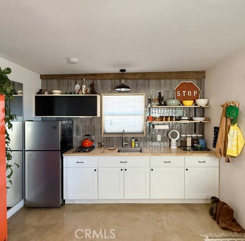 https://media.crmls.org/medias/3750cafc-0a5f-4ce8-8695-2464d2bb3471.jpg?preset=X-Large