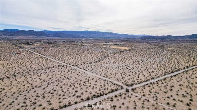 Detail Gallery Image 10 of 29 For 4500 Laferney Ave, Joshua Tree,  CA 92252 - – Beds | – Baths