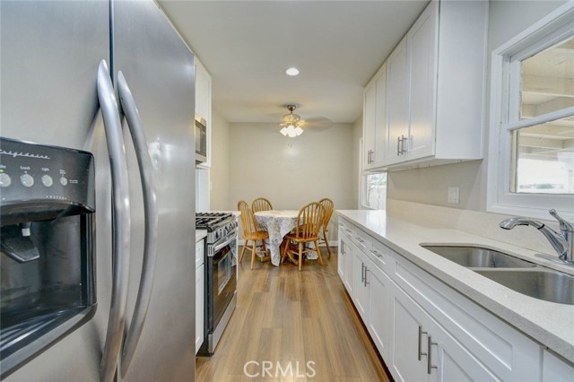 538 S Raitt Street, Santa Ana CA: https://media.crmls.org/medias/37526778-ca08-4010-a68b-60c846439b9f.jpg