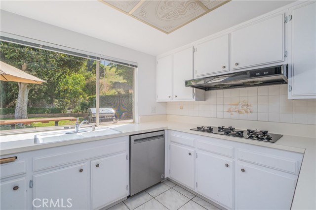 Detail Gallery Image 18 of 52 For 6050 Altmark Ave, Whittier,  CA 90601 - 4 Beds | 3 Baths