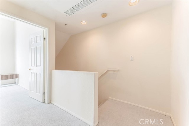 Detail Gallery Image 29 of 64 For 5220 #228 Premiere Hills Cir #228,  Woodland Hills,  CA 91364 - 2 Beds | 2/1 Baths