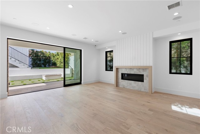 577 36th Street, Manhattan Beach, California 90266, 5 Bedrooms Bedrooms, ,5 BathroomsBathrooms,Residential,Sold,36th,SB21113889