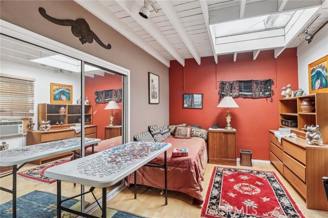 5603 Heatherdale Drive, Los Angeles CA: https://media.crmls.org/medias/3755a160-3fea-4acd-8639-26239baffa02.jpg
