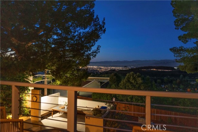 Detail Gallery Image 38 of 74 For 8615 Skyline Dr, Los Angeles,  CA 90046 - 3 Beds | 3 Baths