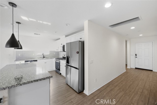 Detail Gallery Image 6 of 15 For 29032 Golden Sunset, Winchester,  CA 92596 - 3 Beds | 2 Baths