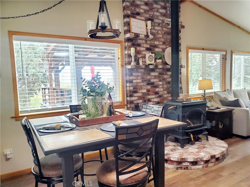 https://media.crmls.org/medias/375744b5-6b0f-4867-af3f-976aedfa395b.jpg?preset=X-Large