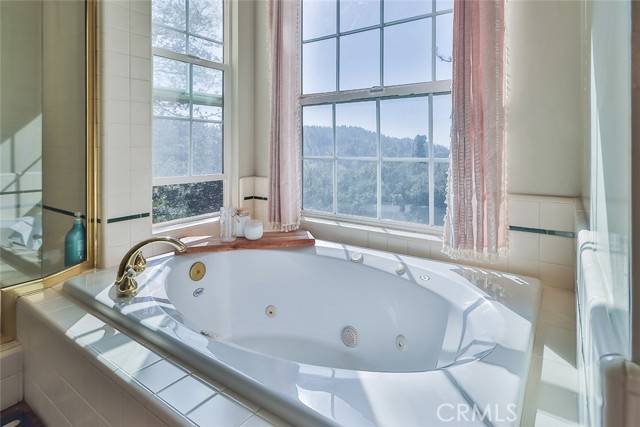 176 Pine Ridge Road, Crestline CA: https://media.crmls.org/medias/37584e2e-2ec3-4b97-abff-b98c179ae3a2.jpg