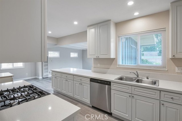 2216 Canehill Avenue, Long Beach CA: https://media.crmls.org/medias/3758de42-c0fc-40b5-a086-b0f1559d16b9.jpg